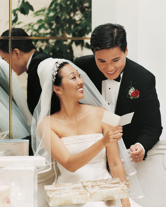 Don't Know What to Write in a Wedding Card? Try These 250+ Examples